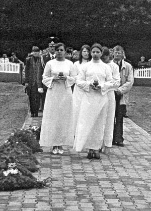 23 верасня 2004 г., в. Чыжэўшчына, цырымонія адкрыцця і асвячэння капліцы