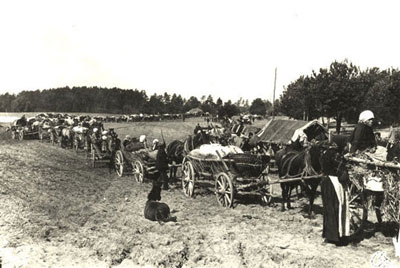 Белорусские беженцы возле Баранович.