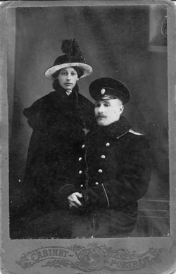 Тимофей Осипович Говш и его жена (18.02.1917 ст.Синявка).
